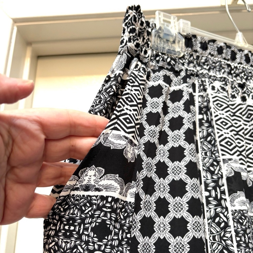 ROSE + OLIVE Black White Print Wide Leg Pants Size XL Elastic Waist Soft BOHO - Picture 3 of 7